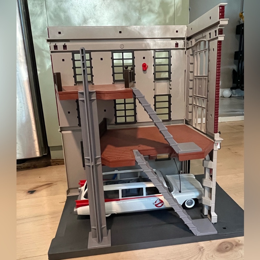 Playmobil Ghostbuster fire station